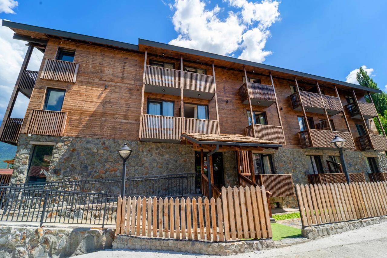 Hotel Lahili Mestia Bagian luar foto