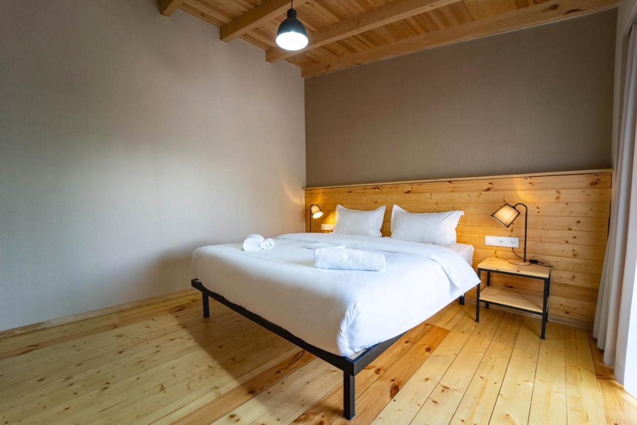 Hotel Lahili Mestia Bagian luar foto