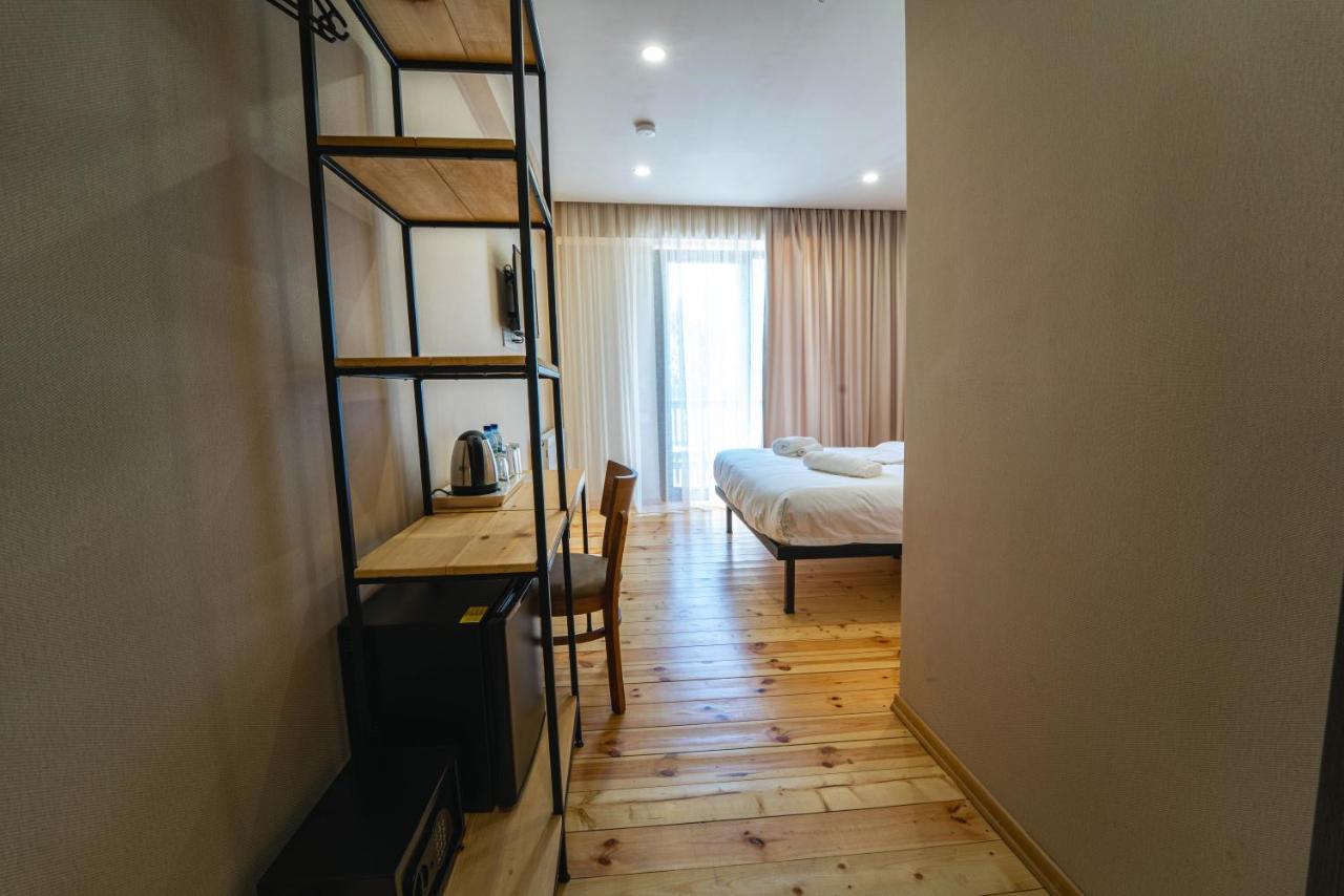 Hotel Lahili Mestia Bagian luar foto