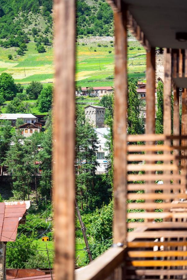 Hotel Lahili Mestia Bagian luar foto
