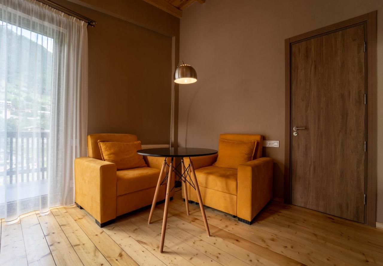 Hotel Lahili Mestia Bagian luar foto
