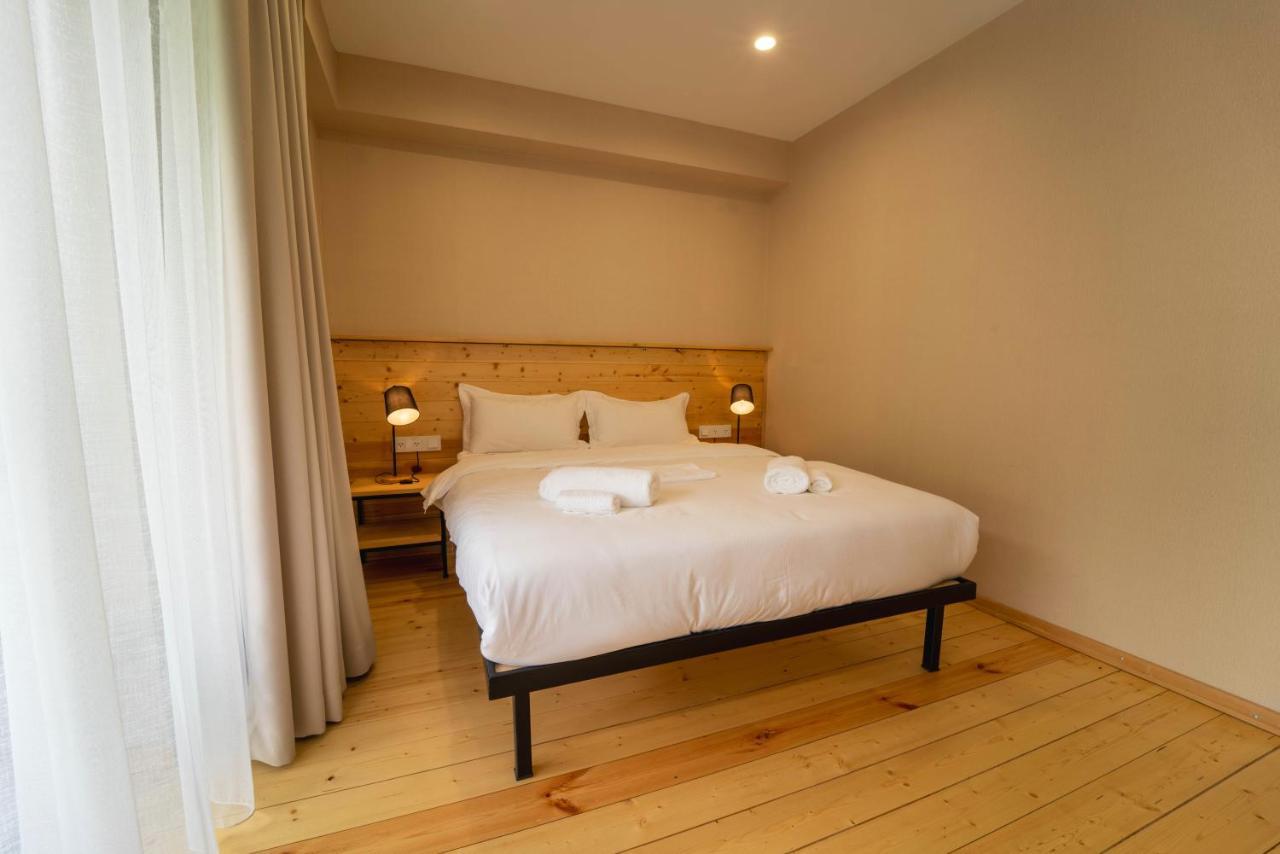 Hotel Lahili Mestia Bagian luar foto