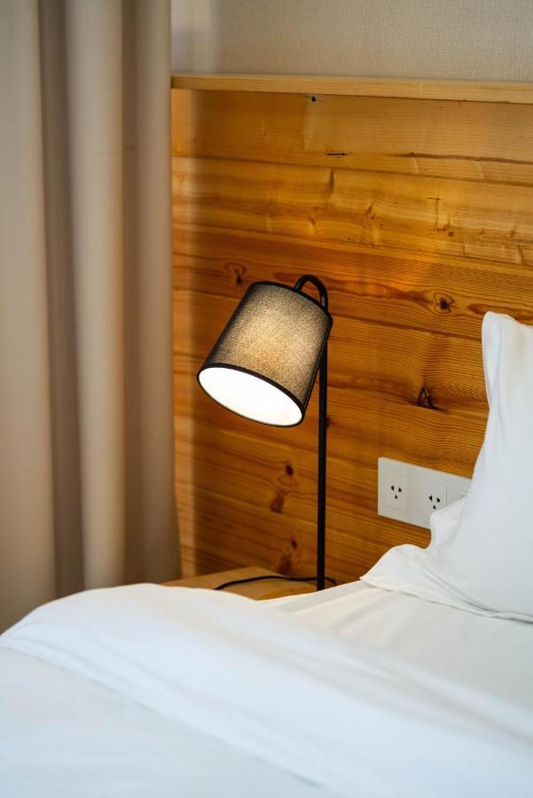 Hotel Lahili Mestia Bagian luar foto